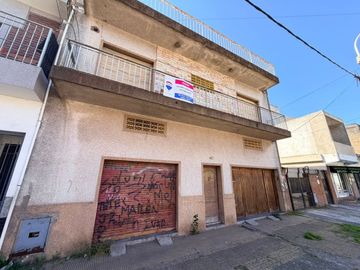 VENTA CASA 4 AMBIENTES ISIDRO CASANOVA