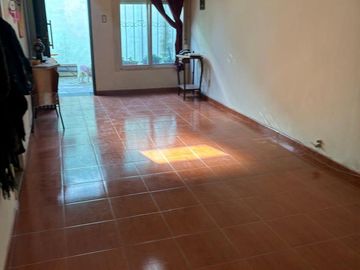Casa en venta 6 amb + 2 Locales en Hurlingham