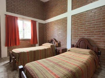 VENTA CASA 2 DORMITORIOS PILETA POTRERO DE GARAY