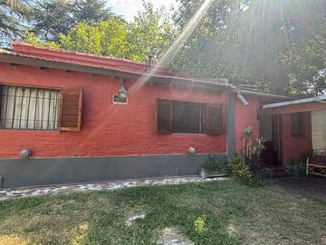 VENTA CASA 4 AMB PILETA, MORENO A 50M DE ACC OESTE