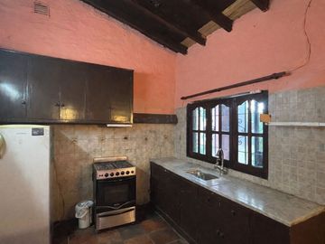 VENTA CASA 4 AMB PILETA, MORENO A 50M DE ACC OESTE
