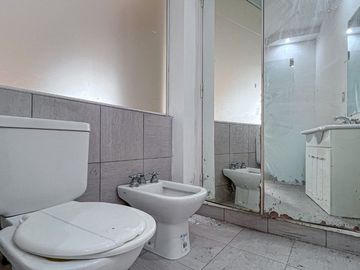 VENTA SEMIPISO 3 AMB MACROCENTRO BALCON CORRIDO