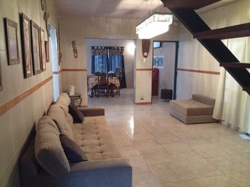 CASA EN VENTA FISHERTON CON JARDIN 5 DORMITORIOS