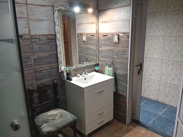 CASA EN VENTA FISHERTON CON JARDIN 5 DORMITORIOS