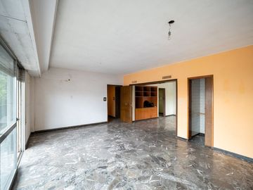 Departamento 2 dormitorios Piso exclusivo Escalera