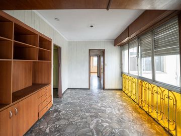 Departamento 2 dormitorios Piso exclusivo Escalera