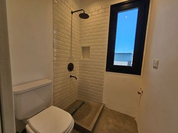 CASA VENTA Exaltación de la Cruz 5 amb A ESTRENAR