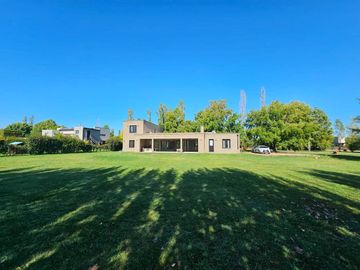 CASA VENTA Exaltación de la Cruz 5 amb A ESTRENAR