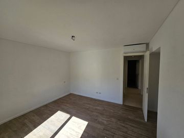 CASA VENTA Exaltación de la Cruz 5 amb A ESTRENAR