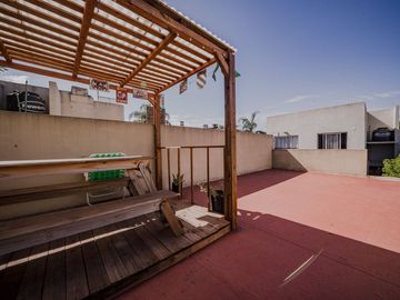 PH EN VENTA VILLA BALLESTER 2 AMBIENTES- TERRAZA