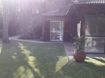 VENTA CASA  EN  COUNTRY LAS LAJAS