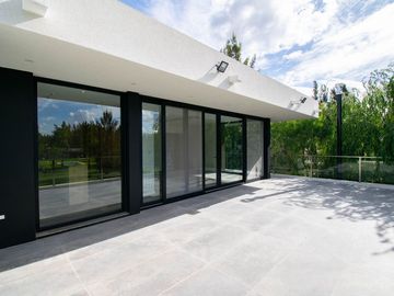 Casa en Venta en Miralagos