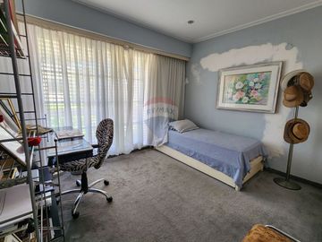 Venta Casa 5 amb c/ cochera en Bernal Centro