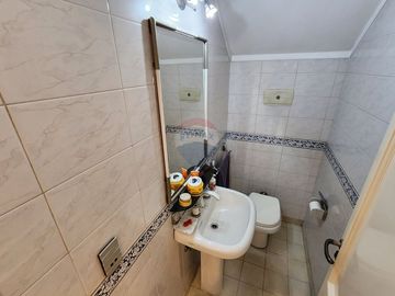 Venta Casa 5 amb c/ cochera en Bernal Centro
