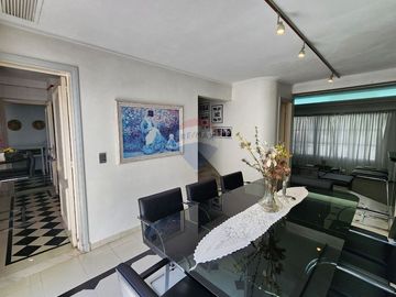 Venta Casa 5 amb c/ cochera en Bernal Centro