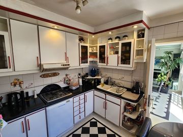 Venta Casa 5 amb c/ cochera en Bernal Centro