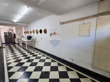 Venta Casa 5 amb c/ cochera en Bernal Centro