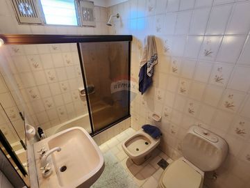 Venta Casa 5 amb c/ cochera en Bernal Centro