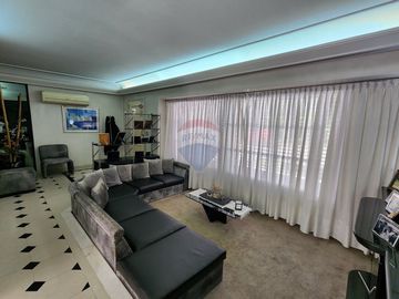 Venta Casa 5 amb c/ cochera en Bernal Centro