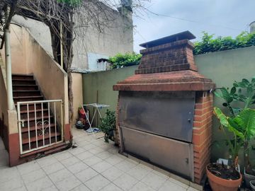 VENTA PH 3 AMBIENTES AL FRENTE C/ PATIO BERNAL