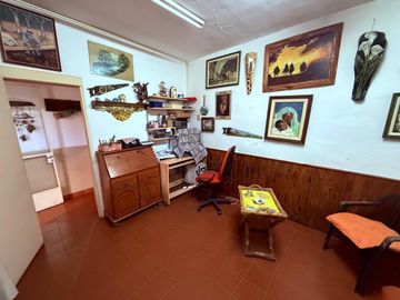 CASA EN VENTA CON PARQUE, PILETA Y COCHERA