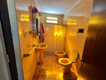 CASA 6 AMBIENTES 280m² PILETA+QUINCHO MARIA SELVA