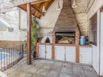 Venta casa en Belgrano/Nuñez con pileta y cochera