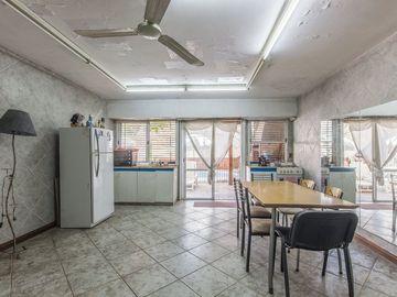 Venta casa en Belgrano/Nuñez con pileta y cochera