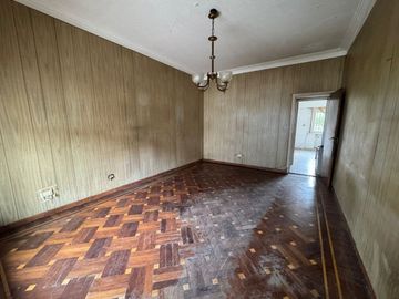 VENTA CASA 4 AMB CON PARQUE A RECICLAR SAN JOSE