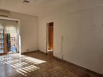 ALQUILER 2 AMB. CON BALCÓN Y MUCHA LUZ, VTE. LÓPEZ