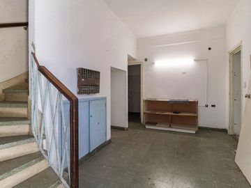 VENTA  CASA 5 amb / PARQUE y 2 LOCALES COMERCIALES