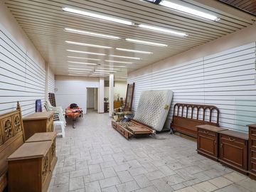 VENTA  CASA 5 amb / PARQUE y 2 LOCALES COMERCIALES