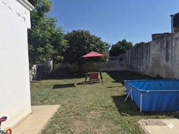 VENDE CASA DE TRES DORMITORIOS ZONA SUR