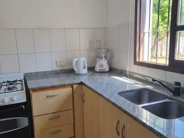 VENDE CASA DE TRES DORMITORIOS ZONA SUR