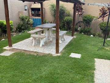 VENTA CASA 3 DORMITORIOS B° COLON
