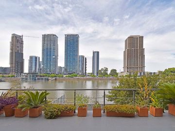 ALQUILER OFICINA EN PUERTO MADERO VISTA DIQUE