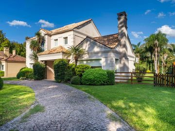 Casa en venta en Barrio La Peregrina Pilar