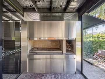 Casa en Venta 6 ambientes en Barrio Septiembre