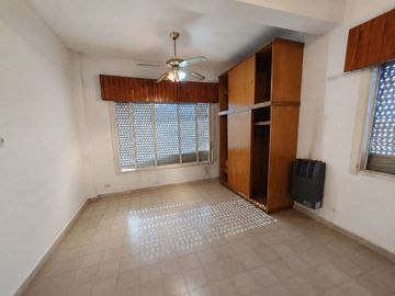 VENTA CASA 3 AMBIENTES LOTE PROPIO PATIO COCHERA!!