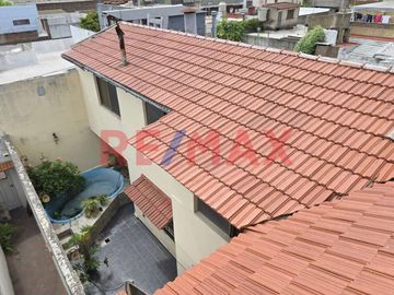 CASA 5 AMB VENTA AVELLANEDA PILETA QUINCHO TIPO PH