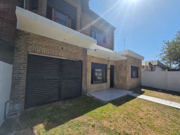 VENTA CASA 5 AMB ITUZAINGO NORTE APTO CREDITO