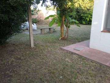 ALQUILER DE CASA BUENA UBICACION DOBLE TERRRENO