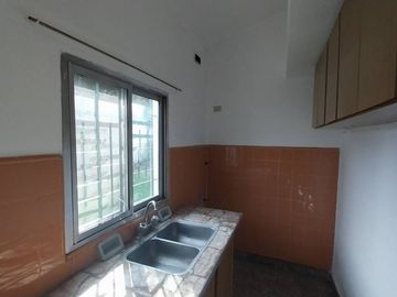 ALQUILER DE CASA BUENA UBICACION DOBLE TERRRENO