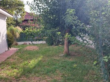 ALQUILER DE CASA BUENA UBICACION DOBLE TERRRENO
