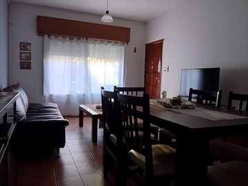 VIVIENDA MULTIFAMILIAR EN CLAYPOLE - GRAN TERRENO