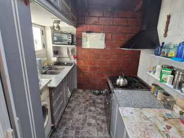 VENTA DEPARTAMENTO TRIPLEX C/ QUINCHO Y COCHERA
