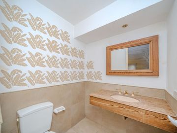 VENTA CHALET 5 AMBIENTES CON PILETA Y QUINCHO