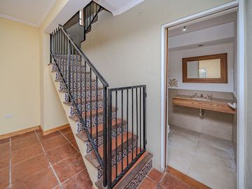 VENTA CHALET 5 AMBIENTES CON PILETA Y QUINCHO