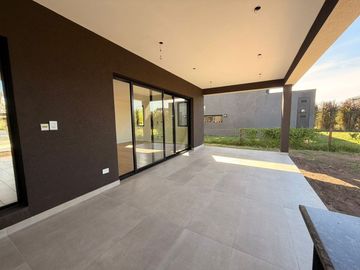 VENTA CASA A ESTRENAR - 5 AMB PUERTOS DEL LAGO