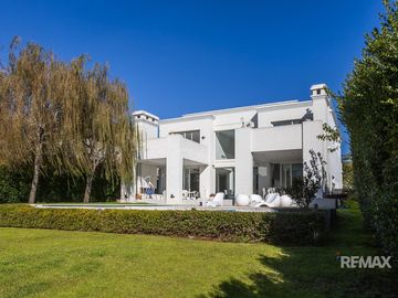 Casa Alquiler 7 Ambientes en Barrio Golf Nordelta